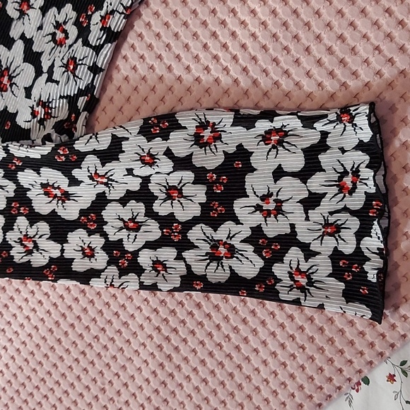 Woman's top - Picture 4 of 9